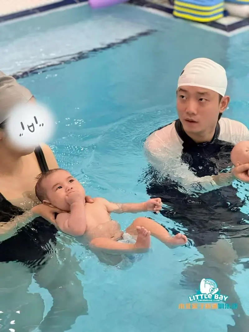 游泳课堂活动